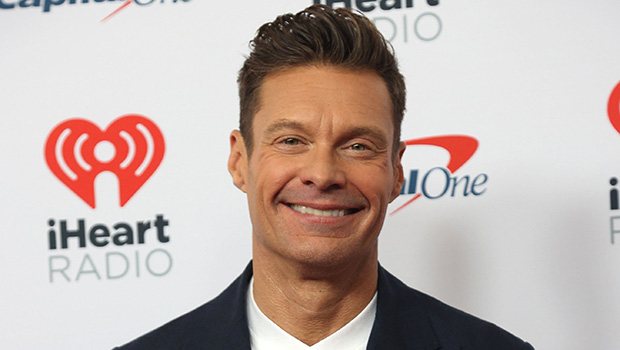 ryan-seacrest-left-kris-jenner-bathroom-fr.jpg