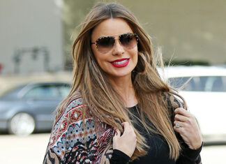Sofia Vergara Rocks Figure-Hugging Jeans in New Post-Divorce Photos – Hollywood Life