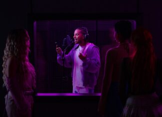 Netflix Exclusively Presented a Preview of ‘NEON’ Reggaeton Series at Latin Music Week 2023