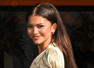 Zendaya Rocks Leather Skirt and Thigh High Boots in Paris: Video – Hollywood Life