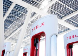 Tesla brings in congestion fee for Supercharger stations