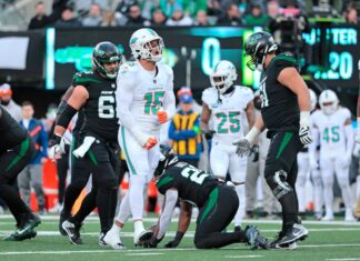 Dolphins’ Jaelan Phillips carted off field after non-contact injury