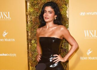 Kylie’s Clothing Line Hits $1 M In Sales Within The First Hour