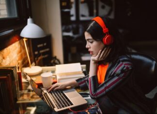 How Music Can Transform Your Productivity Levels