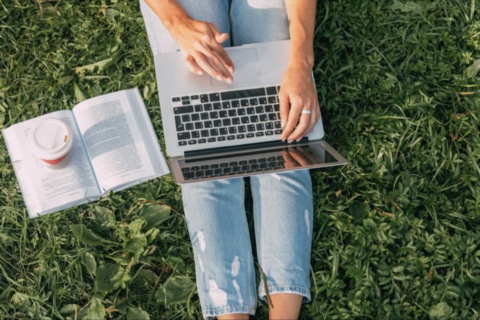 1699658904-freelancing-1414603552.jpg