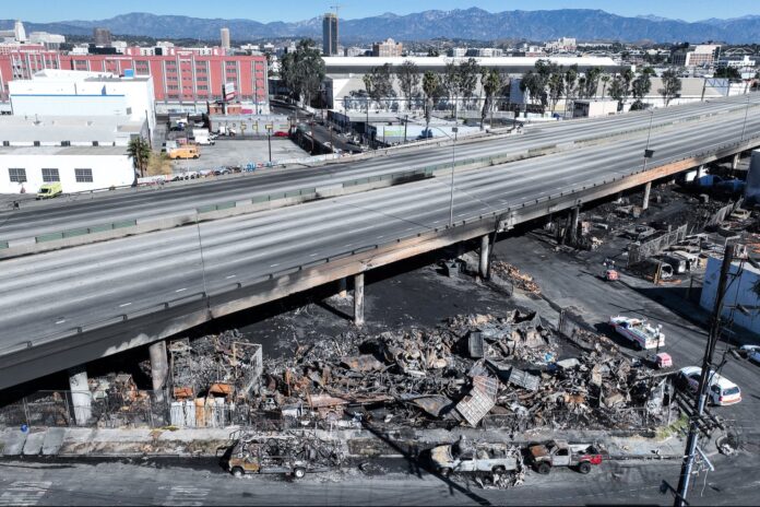 1699904364-10FreewayFireDamage-1779065550.jpg