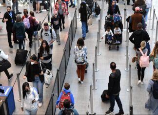 Airlines Are Bracing for the Busiest Holiday Travel Season Ever