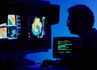 Study: AI System Outperforms Humans in Global Weather Forecasting