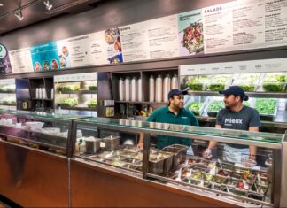 Woman Sues Popular Salad Chain, Alleges Human Finger in Bowl