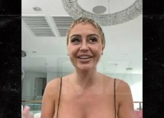 OnlyFans Model Danii Banks Says No Kids Saw Her Flashing Boobs at Raiders Game