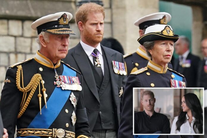 2022-windsor-england-committal-service-72858741.jpg