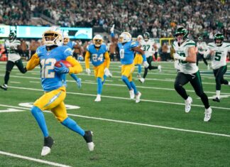 Jets torched by early, tone-setting Chargers punt return TD
