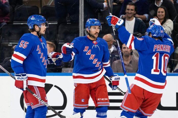 55-artemi-panarin-10-scoring-72077897.jpg