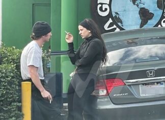 Jeremy Allen White and Rosalía Enjoy Smoke Break Amid Dating Rumors