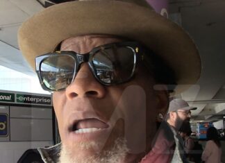 D.L. Hughley Calls T.I. & Tiny’s Son’s Behavior Insulting, Says King Is a Nepo Baby