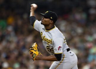 Yankees sign reliever Yerry De Los Santos as bullpen depth