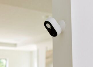 Arlo Essential Indoor Camera Gen 1 vs. Gen 2
