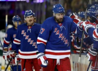 Blake Wheeler breaks through to score first goal as a Ranger
