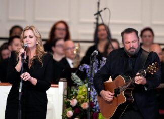 Garth Brooks & Trisha Yearwood Perform ‘Imagine’ During First Lady Rosalynn Carter Memorial