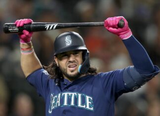 Diamondbacks acquire Eugenio Suarez in trade with Mariners