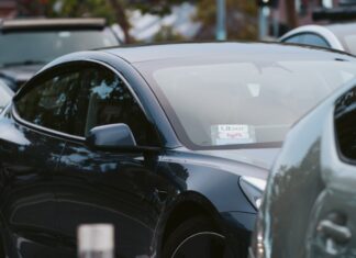 Lyft picks comfort over sharing in bid to compete with Uber