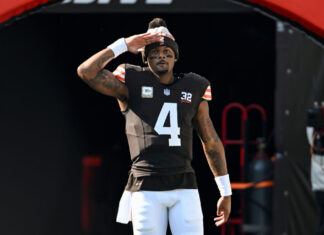 Teary Deshaun Watson broken up about season-ending injury