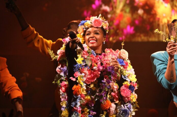 Janelle-Monae-sept-23-a-billboard-1548.jpg