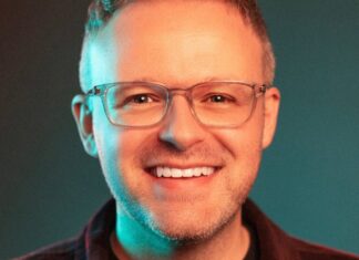 Reba McEntire Appoints Justin McIntosh as Manager