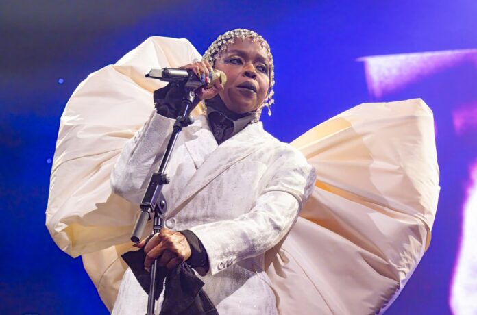 Lauryn-Hill-02-brooklyn-2023-oct-billboard-1548.jpg