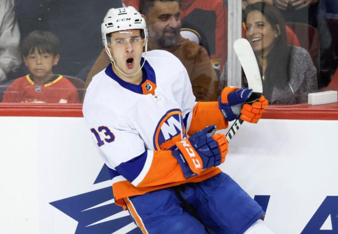 Mathew-Barzal-2.jpg