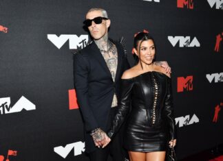 Kourtney Kardashian gives birth to first son with Travis Barker