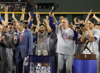Rangers beat Diamondbacks to win World Series