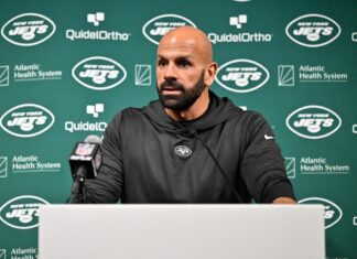 Jets keep shooting themselves in foot with eight more penalties