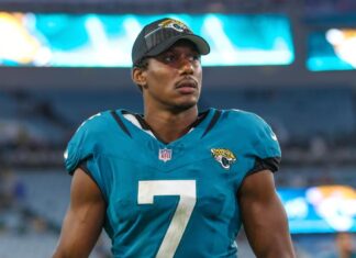 Jaguars’ Zay Jones arrested on domestic battery charge