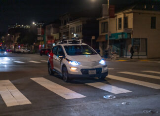 GM inserts exec at Cruise as safety review expands, manual self driving paused