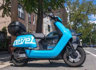Revel ends moped sharing, focuses on EV charging and ride-hail