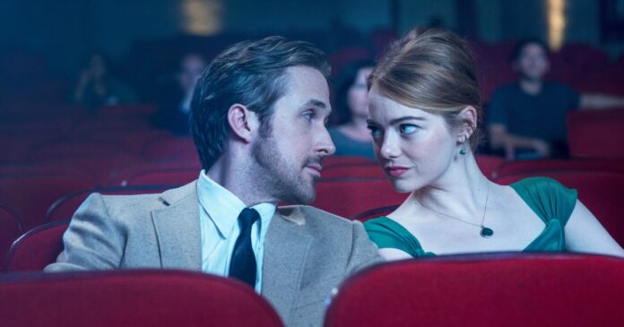 Ryan-Gosling-and-Emma-Stone-in-the-cinema-in-La-La-Land.jpg