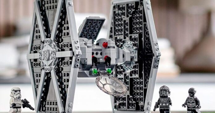 Star-Wars-Imperial-TIE-Fighter-Lego-set-e1700428983948.jpg
