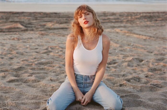 Taylor-Swift-1989-TSV-press-credit-Beth-Garrabrant-2023-billboard-bb-1548.jpg
