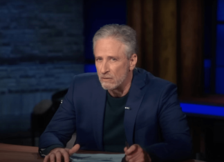 US Reps Ask Apple If Jon Stewart Show Canceled Over China Commentary