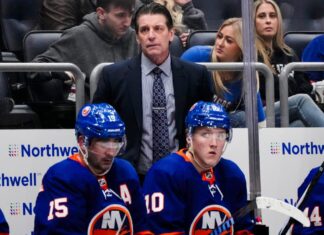 Disgruntled Islanders fans chant for Lane Lambert’s firing
