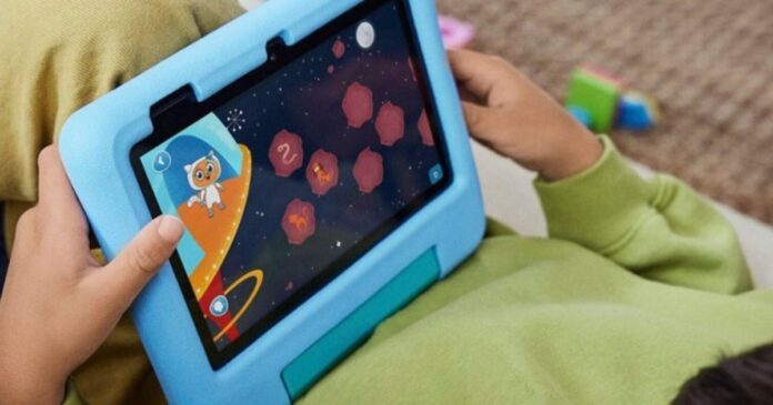 amazon-fire-7-kids-2022-lifestyle-e1699029104307.jpg