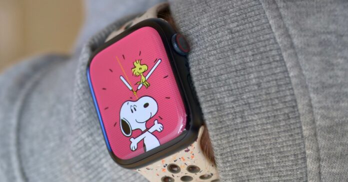 apple-watch-series-9-pocket-snoopy.jpg