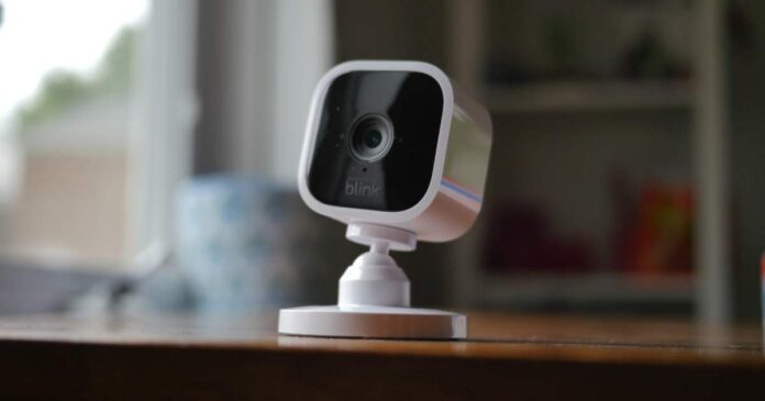 blink-mini-indoor-camera-lifestyle.jpg