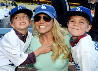 Britney Spears’ Sons Sean and Jayden Seen Surfing in Hawaii: Photos – Hollywood Life