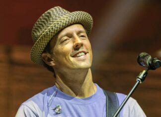 How Jason Mraz Healed His “Guilt” Before Coming Out as Bisexual