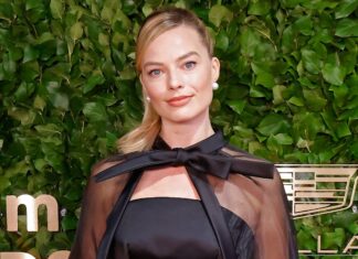 Margot Robbie Proves She's in Barbie Mode With Doll-Inspired Look