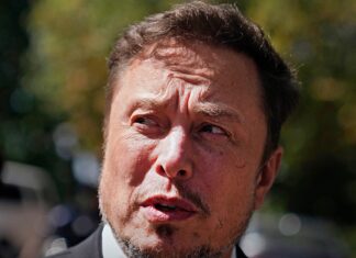 Elon Musk Says He’s Suing Media Matters Amid Mass Exodus of Advertisers