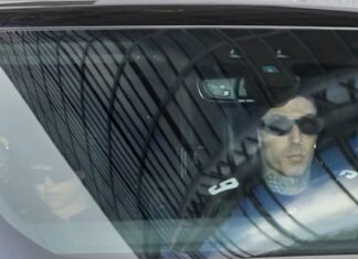 Kourtney Kardashian Leaves Hospital with Travis Barker After Giving Birth