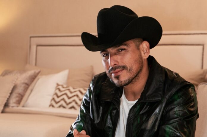 espinoza-paz-press-2023-billboard-1548.jpg